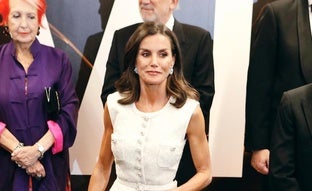 Lo que no se vio de Letizia en los Premios Mariano de Cavia: complicidad con Rodrigo Cortés y emoción con Rosa María Calaf