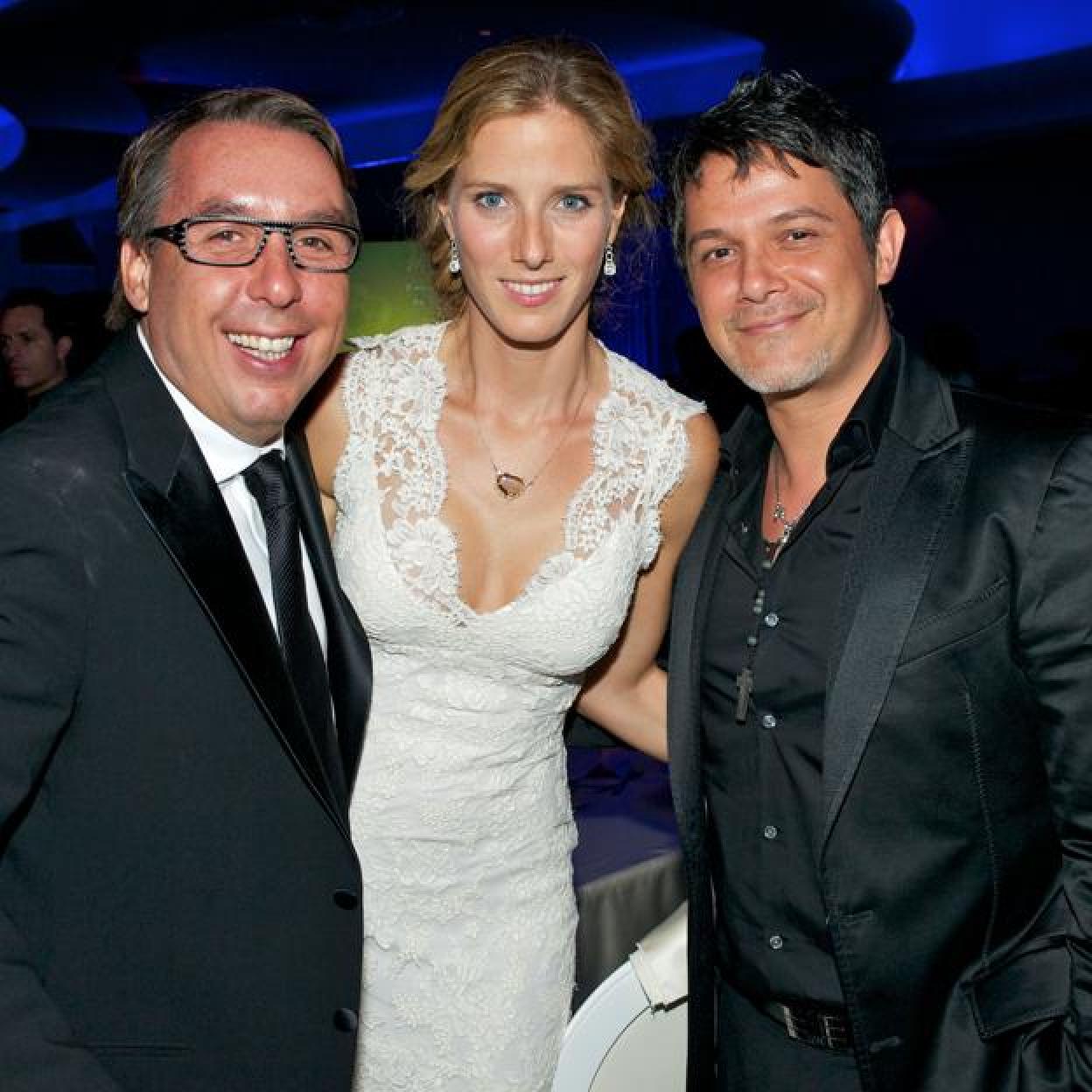 Emilo Azcárraga Jean, con su mujer, Sharon Fastlicht Kurian, y Alejandro SAnz. /GTRES