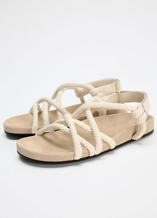 Sandalias planas con cuerdas