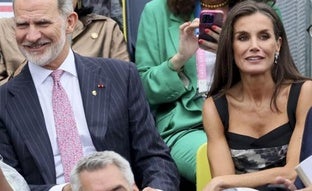 La reina Letizia rescata su precioso vestido de Carolina Herrera para la ceremonia de inauguración de los Juegos Olímpicos de París