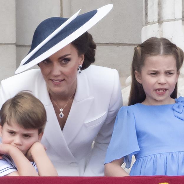 Por qué la princesa Charlotte heredará 100 millones en joyas de Kate Middleton y la hija de Meghan solo uno