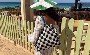 Bolso damero: así es el nuevo estampado que inunda ya el verano