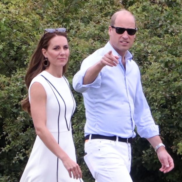 Descubrimos dónde se ocultan Kate Middleton y Guillermo: «Se escondió detrás de un árbol cuando pasaron dos ciclistas»