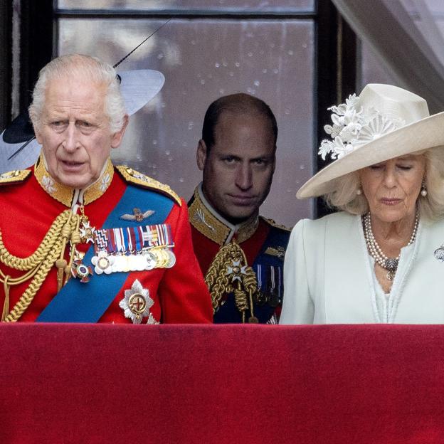 El acuerdo secreto que Carlos y Camilla le obligaron a firmar a Guillermo:  la peligrosa obsesión del príncipe de Gales