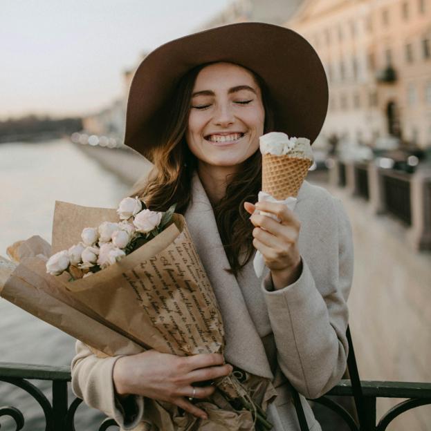 Así puedes hacer en casa el helado antiinflamatorio más famoso de TikTok