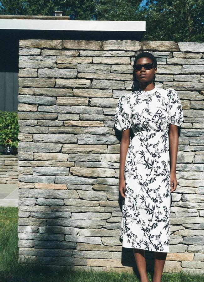 Vestido midi de flores con mangas abullonadas