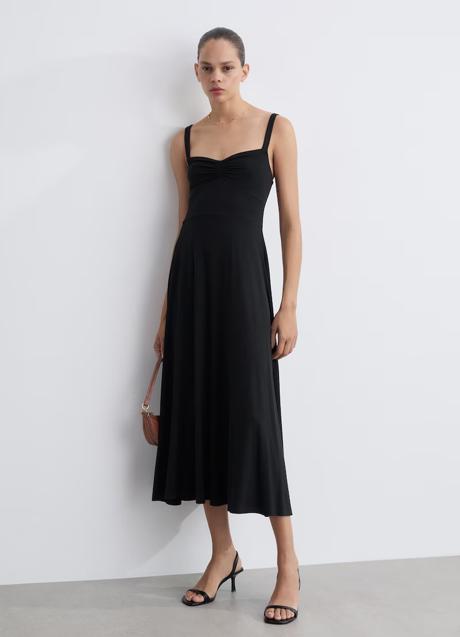 Vestido negro de Mango (35,99 euros)