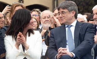 El truco de magia de Marcela Topor para hacer desaparecer a su marido, Carles Puigdemont: la teoría más absurda de la Operación Jaula