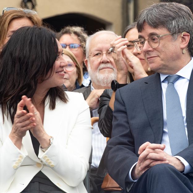 El truco de magia de Marcela Topor para hacer desaparecer a su marido, Carles Puigdemont: la teoría más absurda de la Operación Jaula