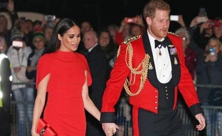 Este vestido de Sfera de 40 euros es perfecto para una boda de otoño (y tiene un toque royal)