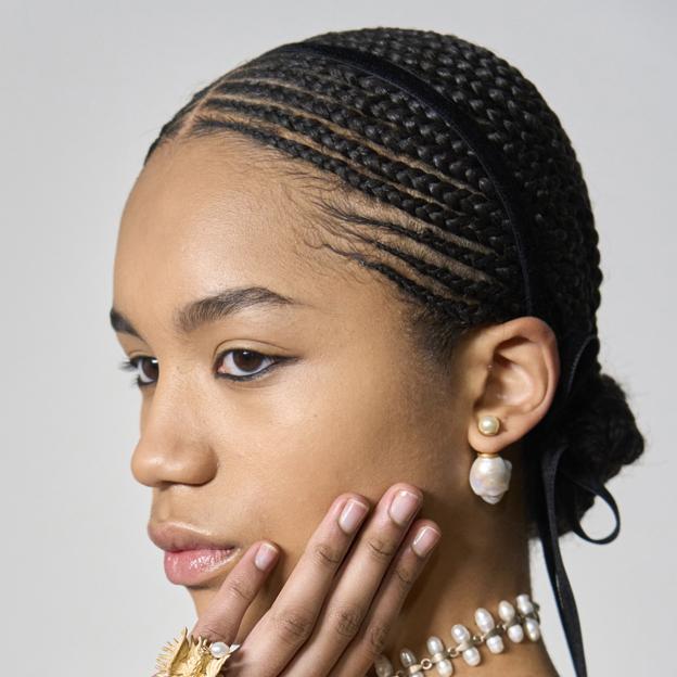 Los mejores productos para cuidar las uñas en verano: bases, top coats y aceites