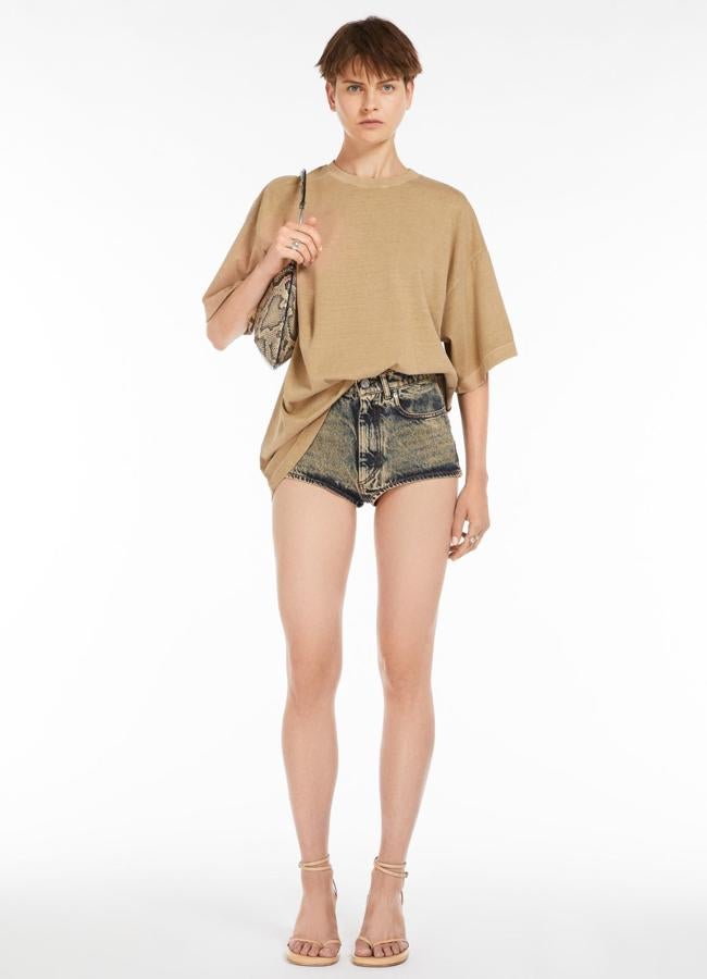 Microshort en denim de Max Mara.