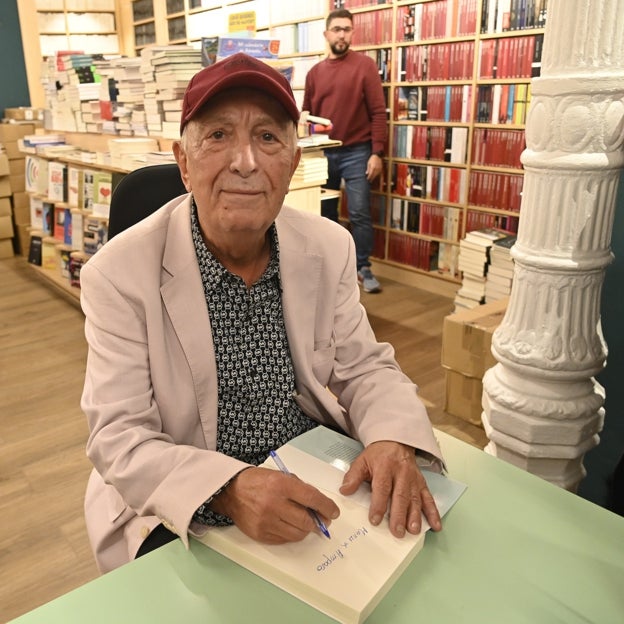 Muere el periodista Carlos Ferrando a los 76 años tras una operación de hernia: adiós al pionero de la prensa del corazón más cañera