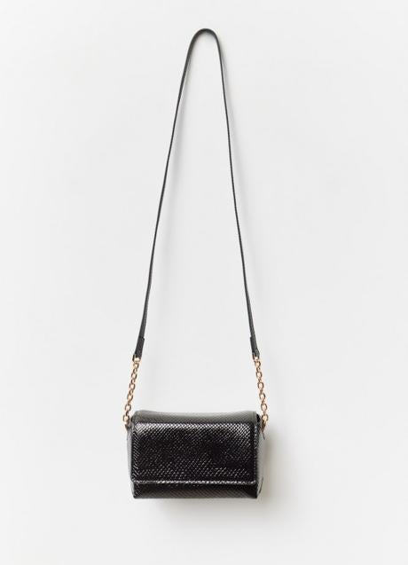 Bolso negro de Sfera (14,99 euros)