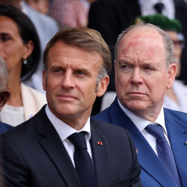 Preocupación por la salud de Alberto de Mónaco: en Francia sin Charlène y con extrañas manchas rojas en la cara