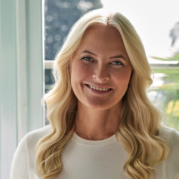 Las pocas razones para sonreír de Mette-Marit de Noruega en su cumpleaños más infeliz: ángeles del infierno y un hijo salvaje