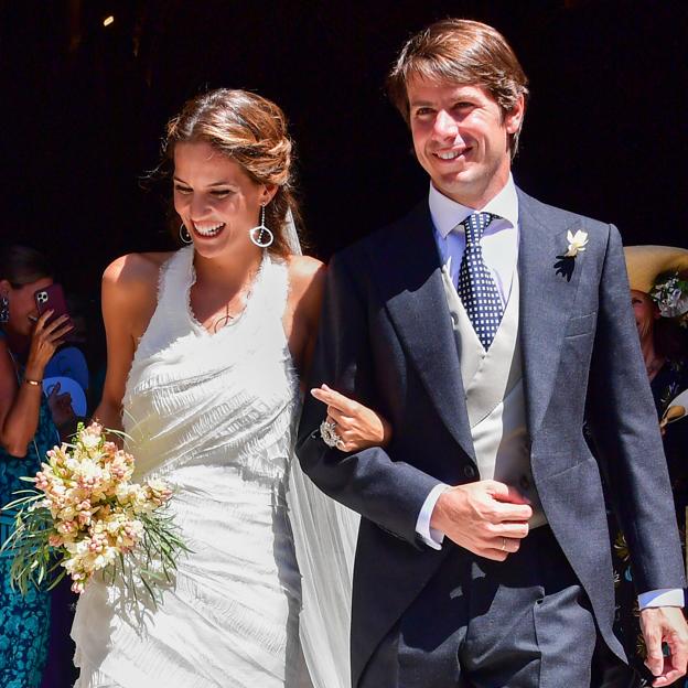 Carlos Cortina Lapique y Carla Vega-Penichet el día de su boda, celebrada el 4 de septiembre de 2021.