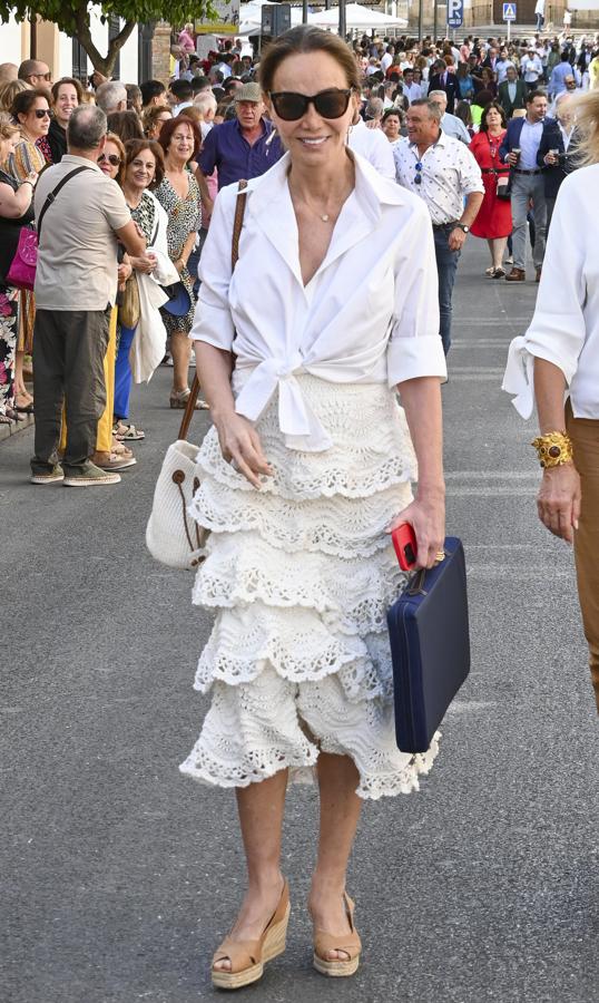 La socilaité también adora los looks bohemios con alpargatas. 