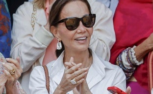 Isabel Preysler, más allá de la alfombra roja: sus mejores looks bohemios con alpargatas para entretiempo