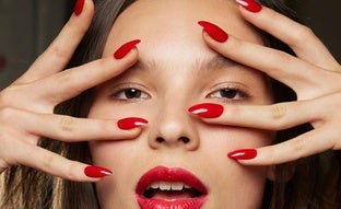 Manicura 'press on': así es la forma más rápida de cambiar tu color de uñas según Zara