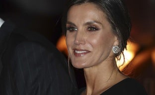 Misterio resuelto: el verdadero origen de las pulseras gemelas de Letizia, la joya favorita de la reina