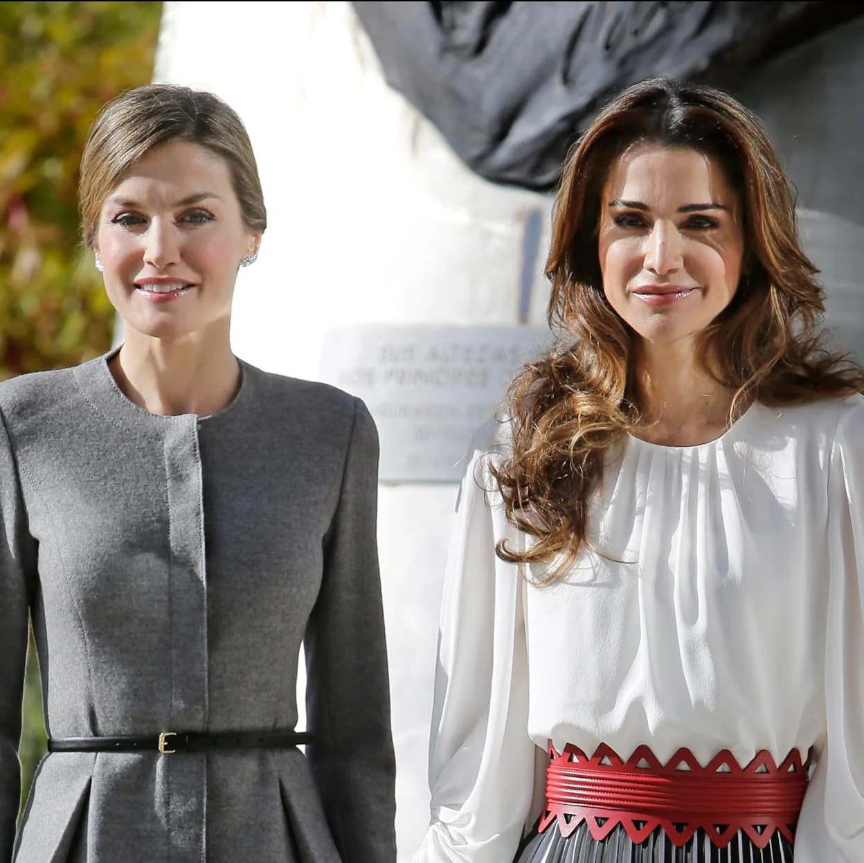 Rania de Jordania y la reina Letizia en un encuentro en 2015 . /gtres