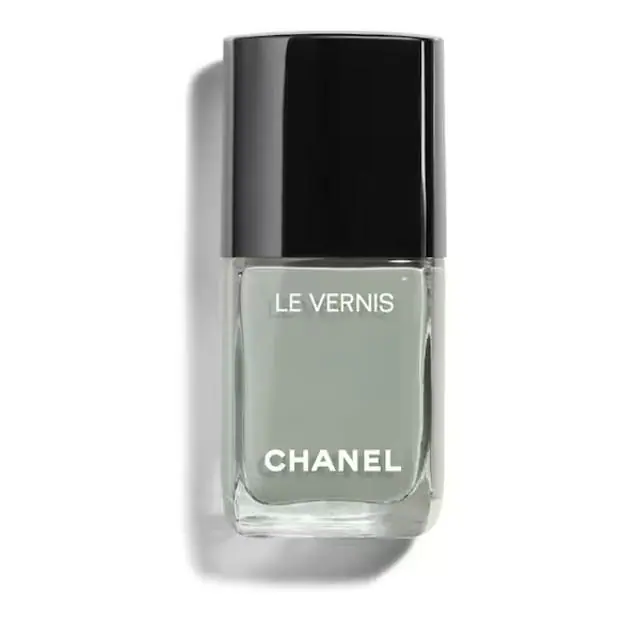 Esmalte de uñas Cavalier Seul de Chanel.