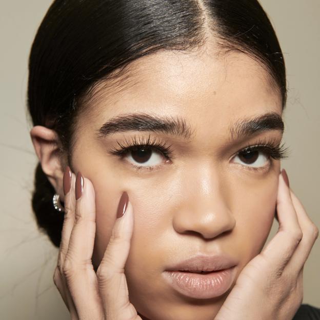 Esmaltes wellbeing, los tonos de uñas más relajantes para volver a la rutina sin estrés