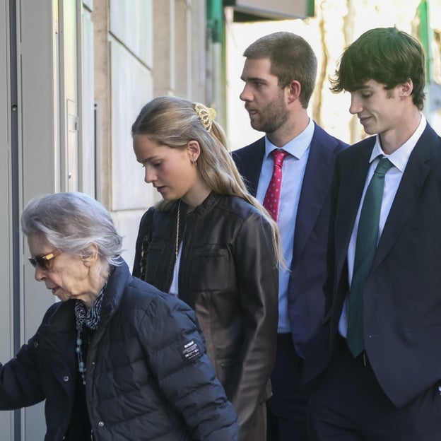 Irene de Grecia junto a Pablo, Juan e Irene Urdangarin. 