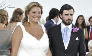 La historia de amor de Caritina Goyanes y Antonio Matos: de sus cuatro años de novios a su gran boda ibicenca