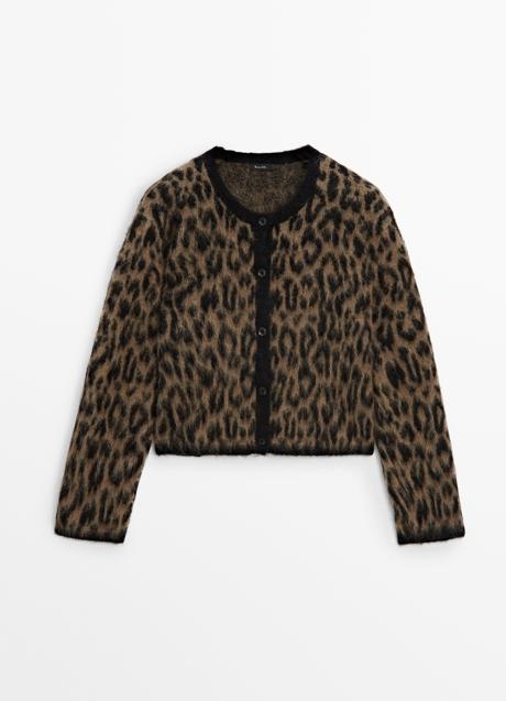 Chaqueta con estampado animal de Massimo Dutti (99,99 euros)