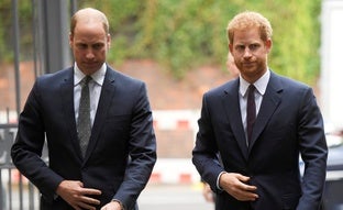 El encuentro secreto de Harry y Guillermo en el funeral de su tío Lord Fellowes: mucha tensión y ninguna palabra