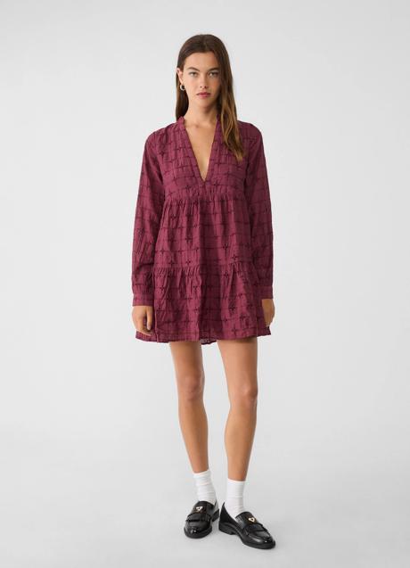 Vestido corto de Stradivarius (35,99 euros)