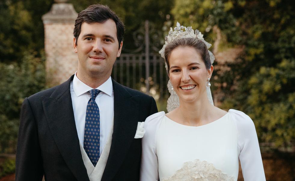 El vestido de novia de Victoria López-Quesada, al detalle: diseño clásico, tiara de diamantes y el esperado guiño a su familia