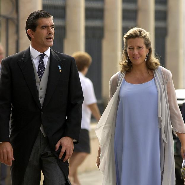 Cristina de Borbón y Dos Sicilias con su marido, Pedro López-Quesada, en una imagen de 2003. 