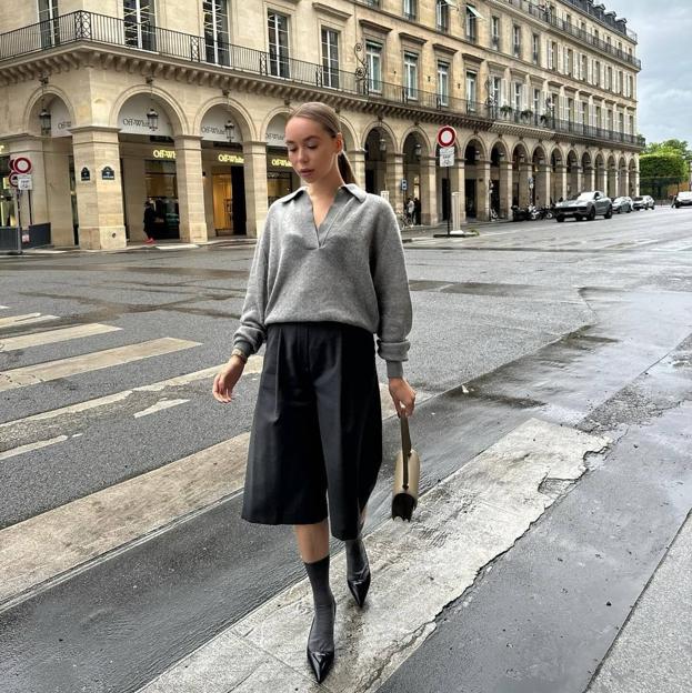 Los polos son el básico favorito de entretiempo para ir elegante a la oficina