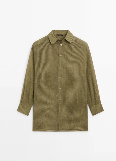 Camisa verde de Massimo Dutti (79,99 euros)