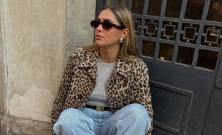 Las cazadoras animal print son la moda viral que mejorará tu look con vaqueros