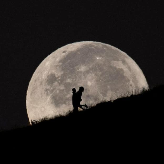 Cómo afecta el eclipse de Luna en Piscis del 18 de septiembre a todos los signos del zodiaco: consejos, nuevas oportunidades y cambios profundos