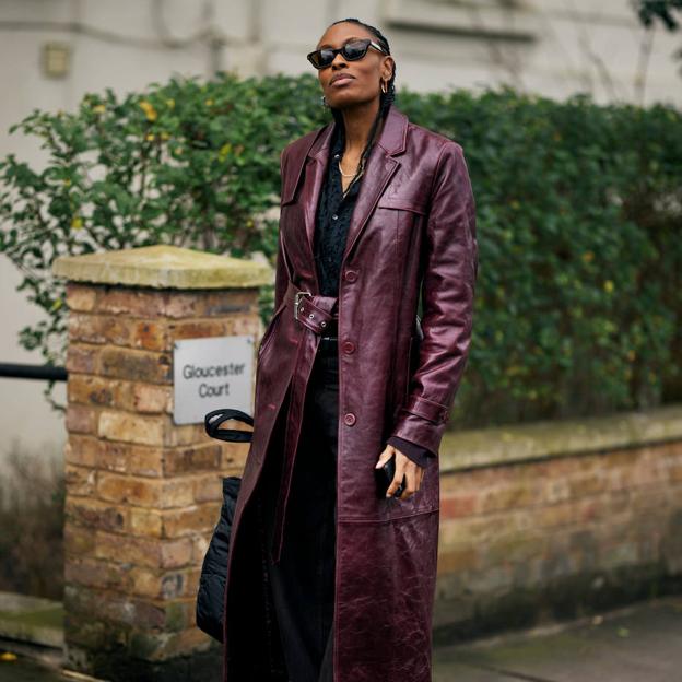 Sfera tiene la gabardina más tendencia y original del otoño: el modelo con el que marcar la diferencia