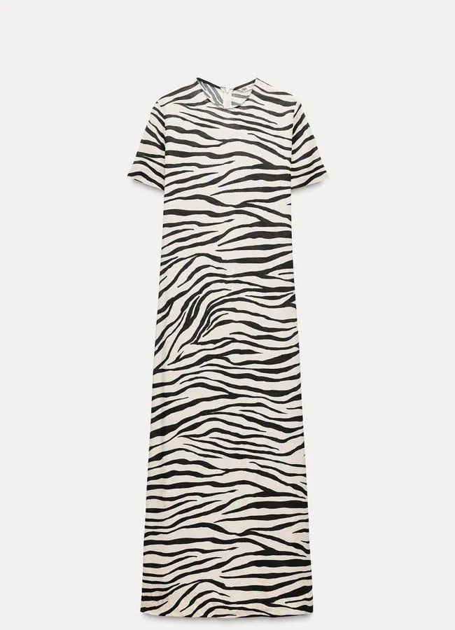 Vestido con estampado de cebra de Zara (29,95 euros).