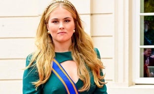 Amalia de Holanda eclipsa a Máxima en el Prinsjesdag con un espectacular vestido verde estilo Hollywood