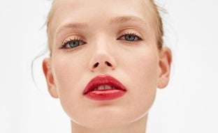 Cómo llevar los labios burdeos en un maquillaje: los mejores consejos para sumarte a esta tendencia