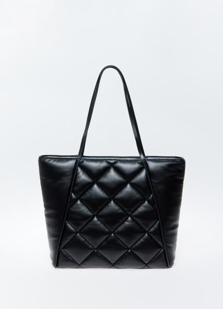 Bolso negro de Sfera (19,99 euros)