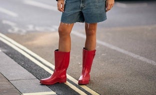 La temporada de lluvia está aquí y estas son las botas de agua más bonitas y estilosas