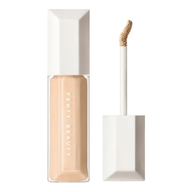 Corrector hidratante We're Even de Fenty Beauty.