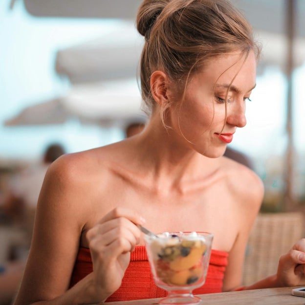 Ni limón ni arándanos: esta es la fruta con menos cantidad de azúcar en su composición