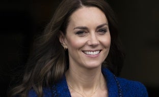 Kate Middleton triunfa en su reaparición con una americana de 1.450 euros y un look cowboy muy british