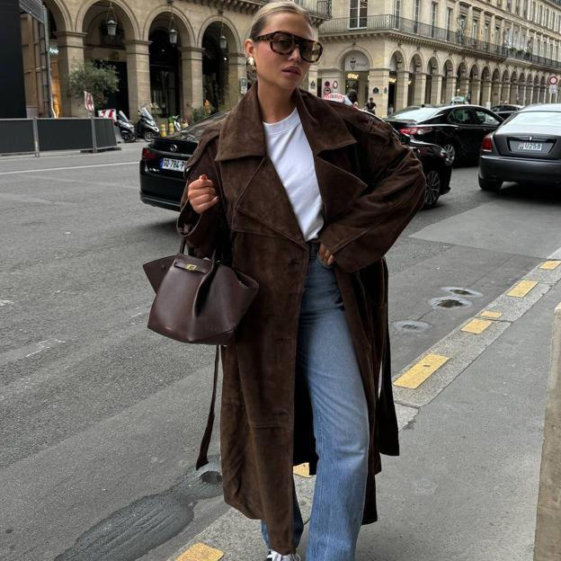 Trench de ante: la tendencia viral para otoño que enamora a todas las influencers