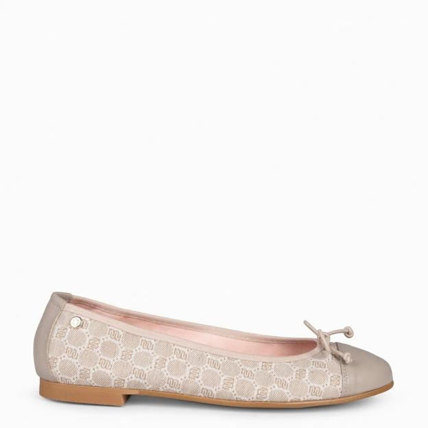 Bailarinas de color taupé de miMao, 37,50 euros.
